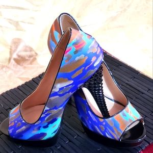 Ladies high heel shoes